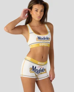 Women PSD Sports Bra|Core Standard*Modelo - Modelo